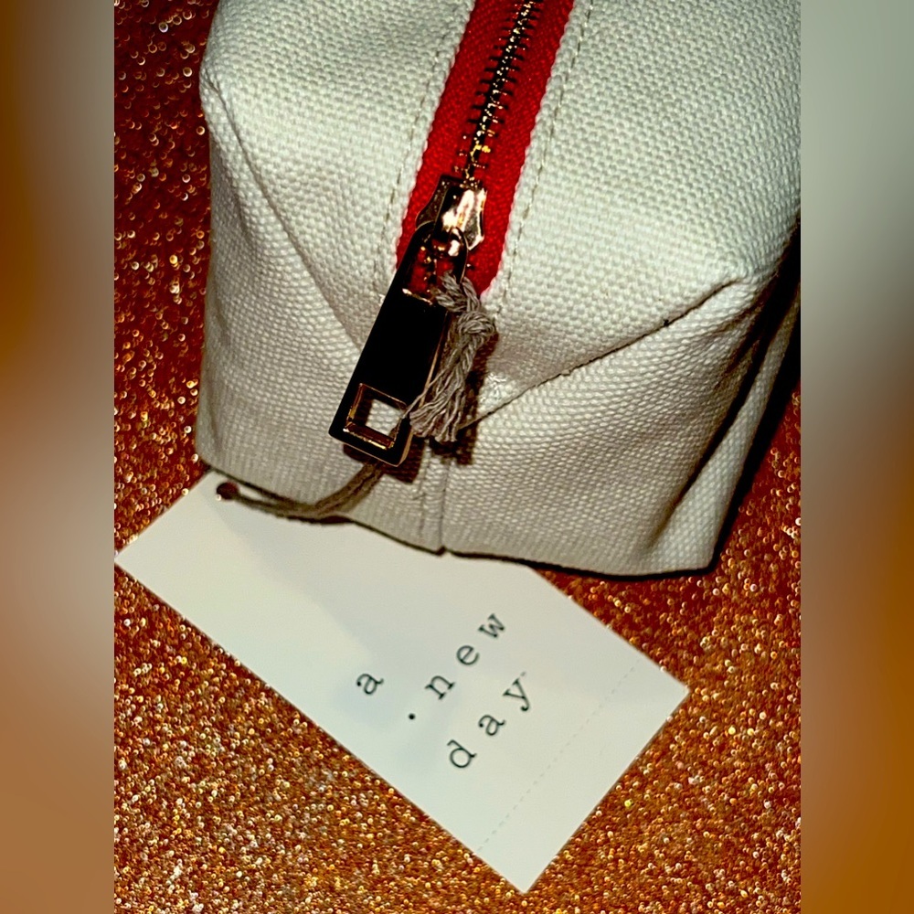 A New Day Canvas Smiley Face Make Up/Travel Pouch - Picture 3 of 4
